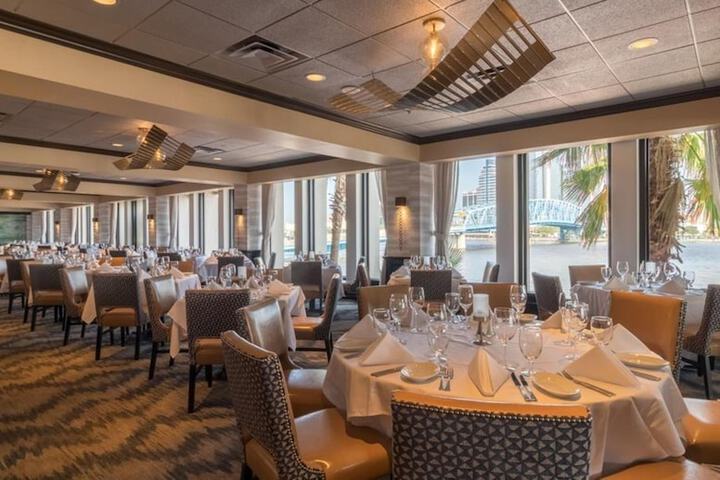 DoubleTree by Hilton Hotel Jacksonville Riverfront