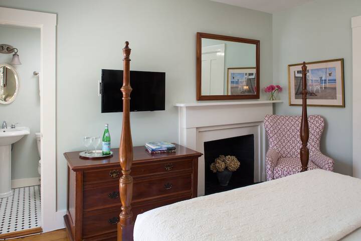 Room 16 of 39