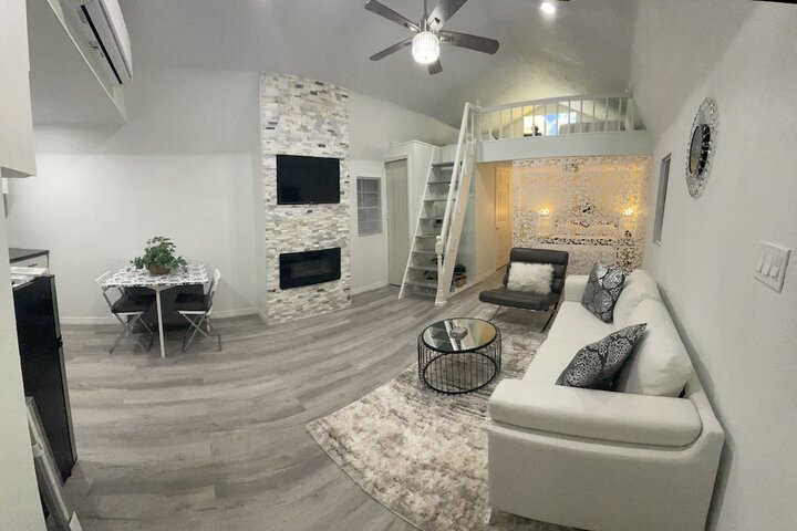Room 14 of 28