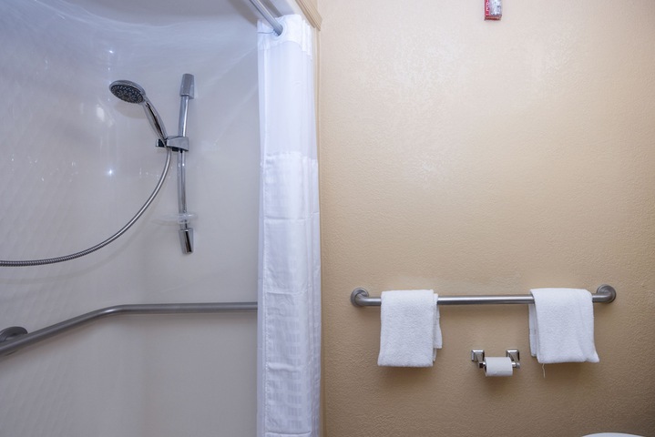 Room 12 of 27
