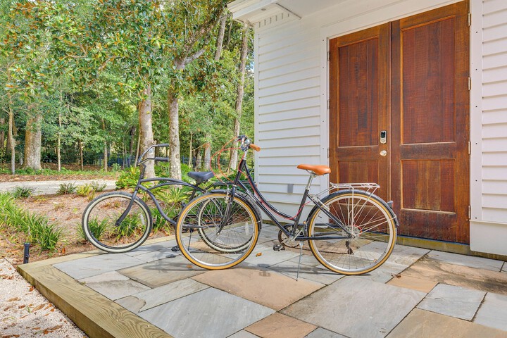 Luxe Fairhope Home w / Covered Patio: Walk to Bay