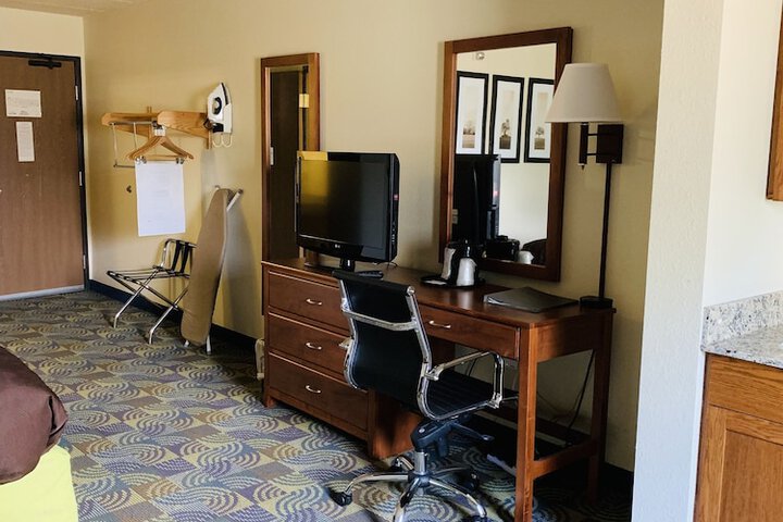 AmericInn by Wyndham Kewanee
