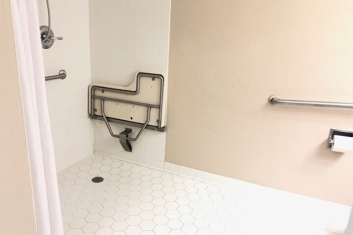 Room 21 of 36