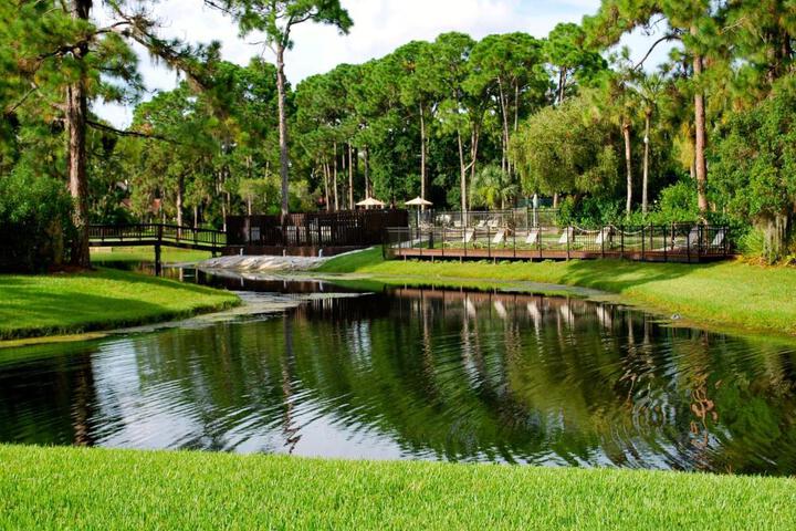 LUX VILLAs on beautiful Palmer Ranch