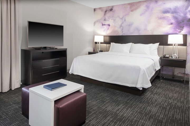 Room 9 of 26