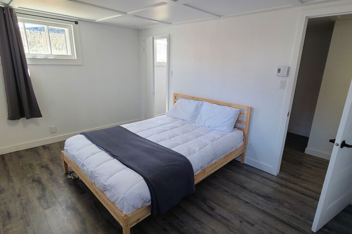 Room 42 of 99