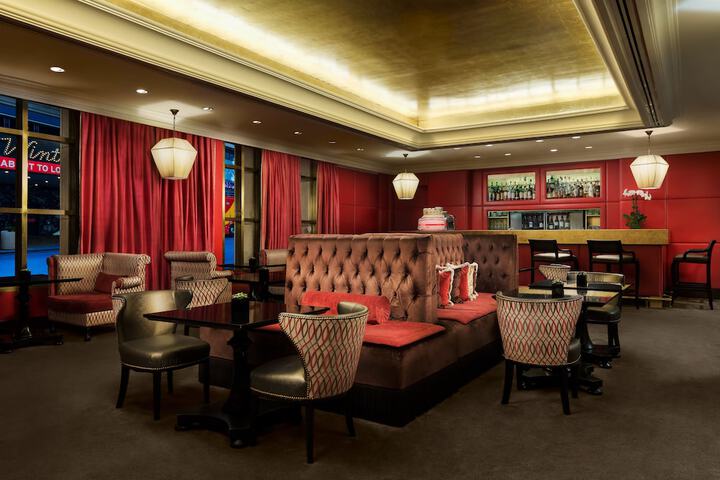 Lounge 50 of 51
