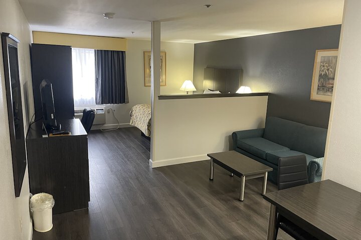 Room 19 of 36