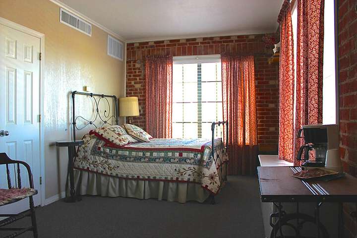 Room 15 of 21