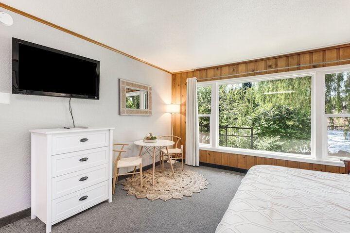 Room 81 of 399