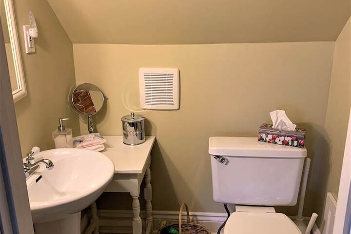 Room 18 of 37