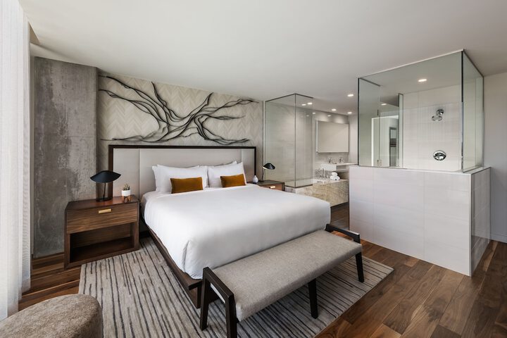 Room 43 of 147