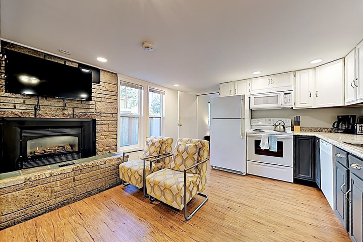 Shoreline Apartment on the Bus Line by RedAwning
