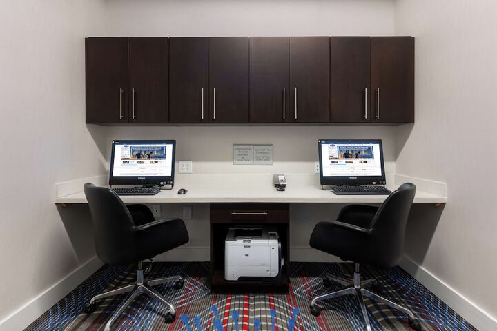 Business Center 34 of 34