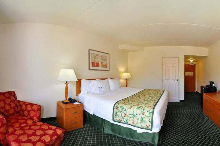 Room 22 of 37
