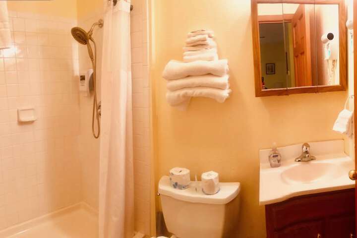 Room 33 of 130