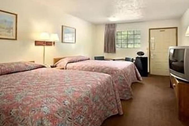 Room 4 of 5