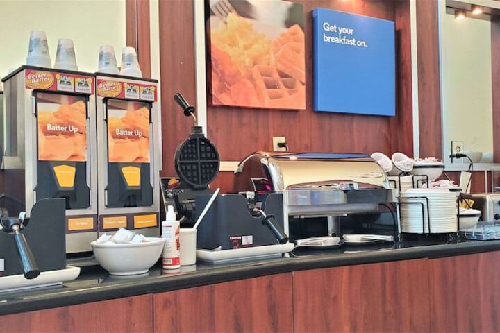 Breakfast/Coffee Service 46 of 48