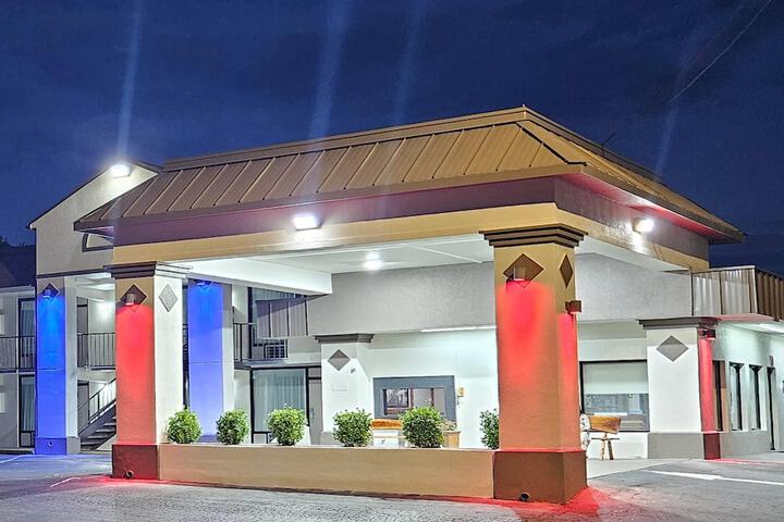 Super 8 by Wyndham Marion NC