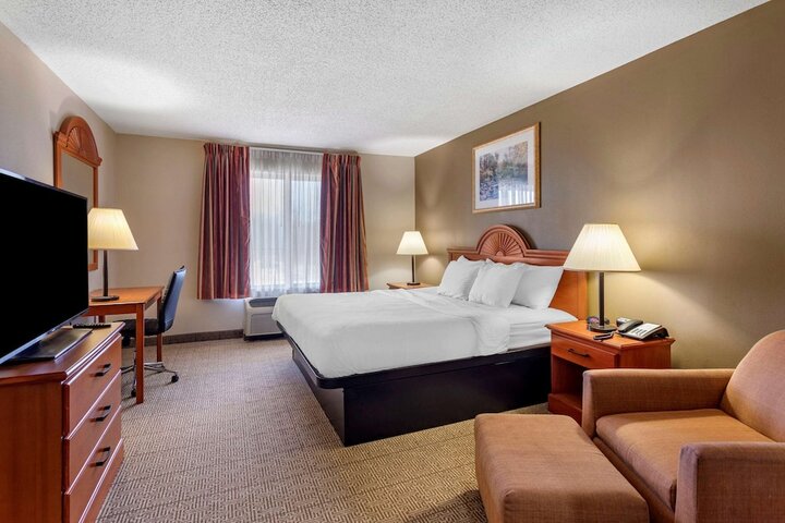 Room 17 of 33