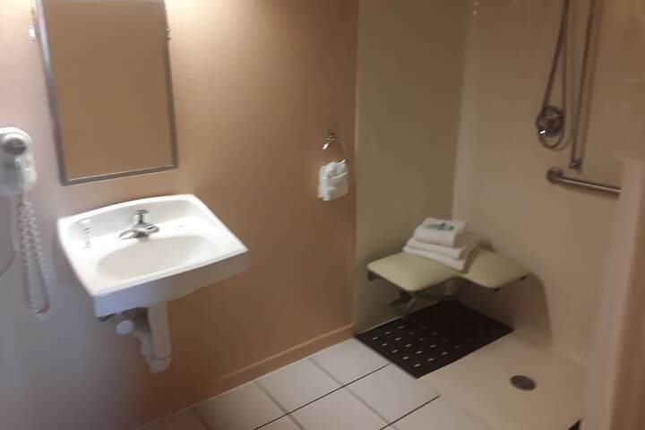 Room 5 of 19