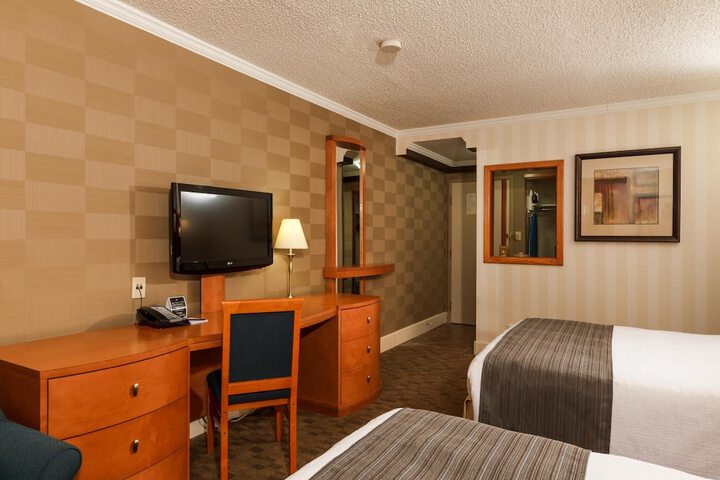 Room 17 of 48