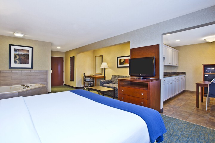 Holiday Inn Express Hotel & Suites Wabash by IHG