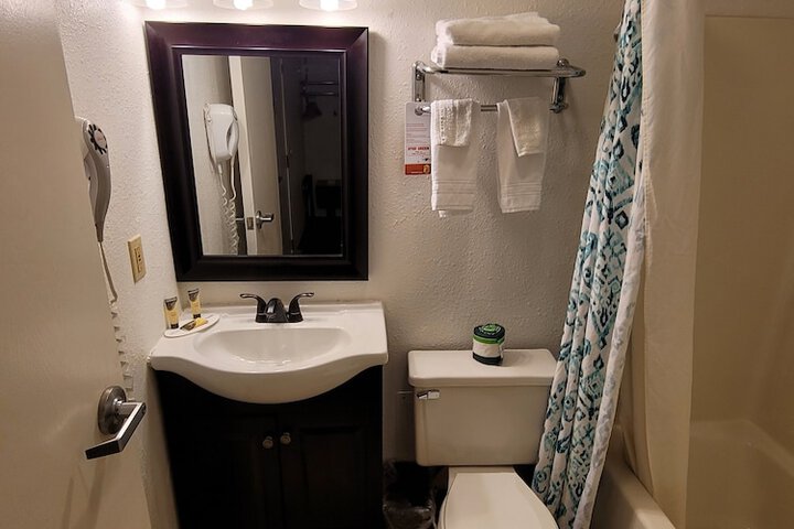 Room 16 of 37