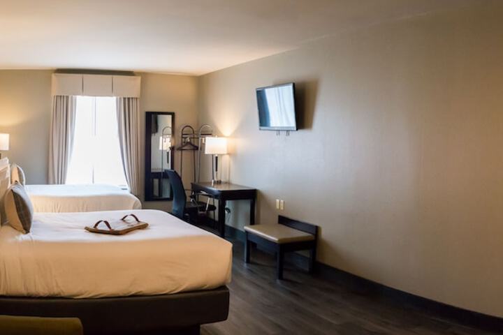 Room 32 of 98