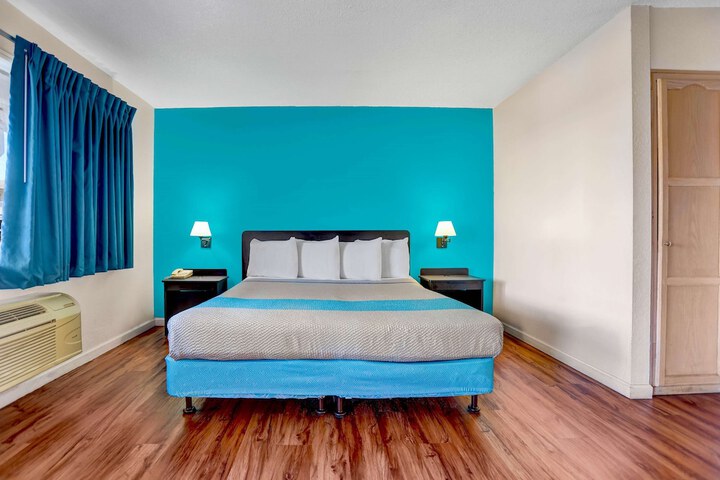 Room 28 of 30