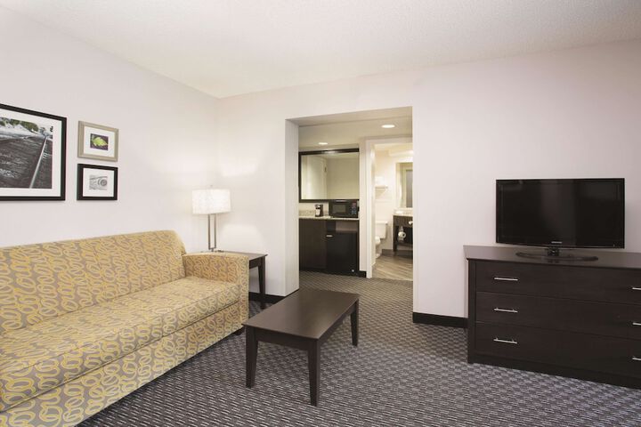 Room 21 of 40