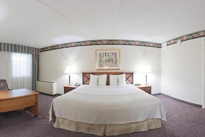 Room 21 of 46