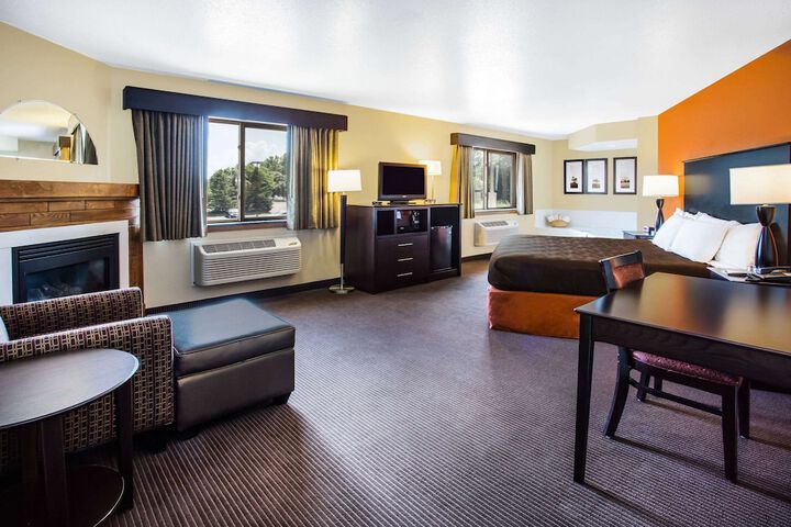 AmericInn by Wyndham Menomonie
