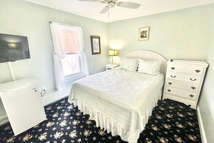Room 13 of 27
