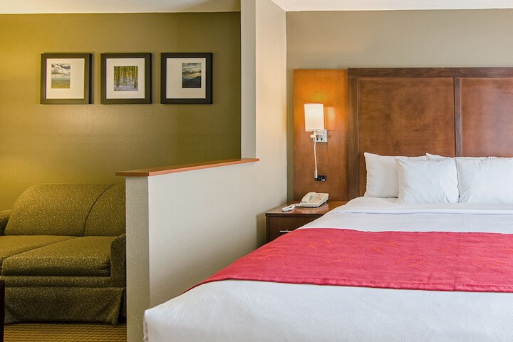 Room 18 of 28