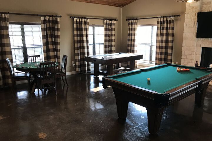 Room 11 of 18