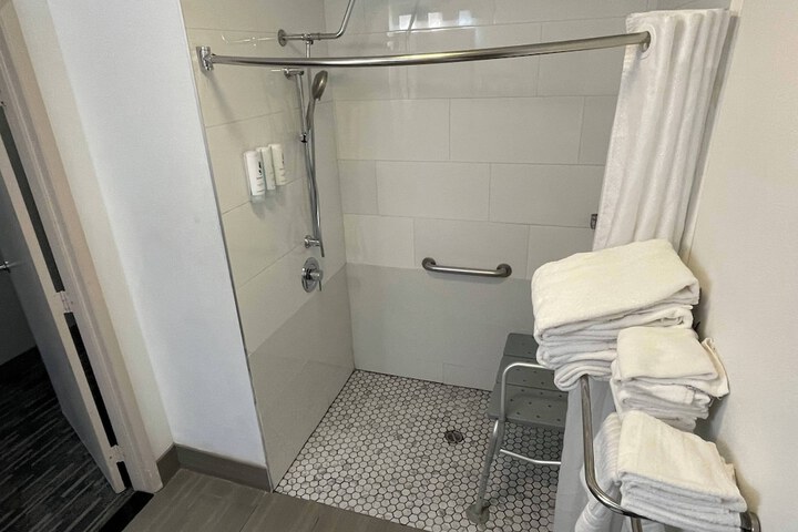 Room 20 of 32