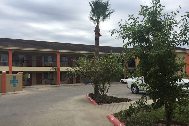 Texas Inn and Suites City Center at University Dr.