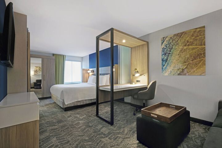 Room 15 of 40