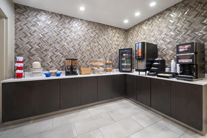 La Quinta Inn & Suites by Wyndham Atlanta Stockbridge
