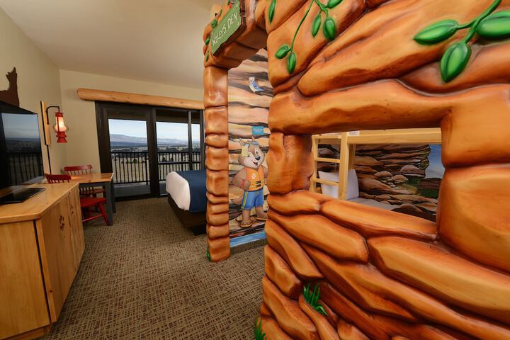 Room 33 of 49