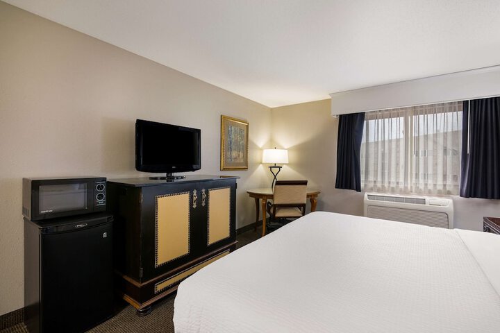 Room 21 of 48
