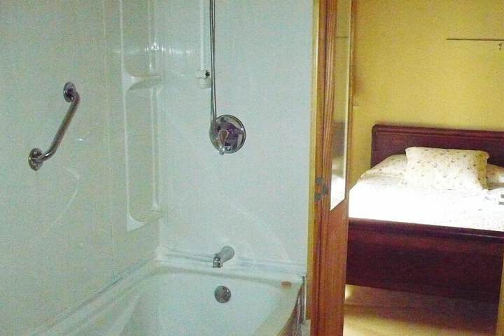 Room 9 of 31