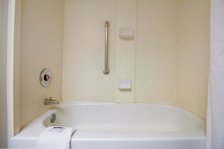 Room 26 of 86