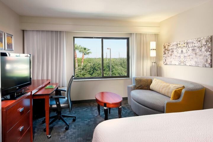 Room 14 of 30