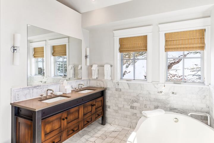 Element 52 Auberge Collection