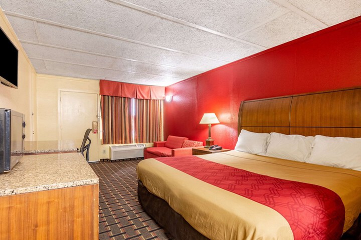 Room 21 of 27