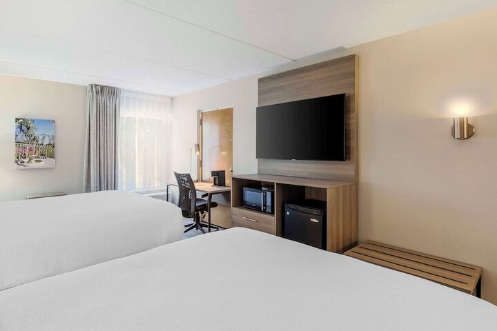 Room 9 of 30