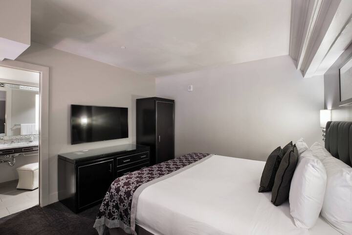 Room 41 of 74