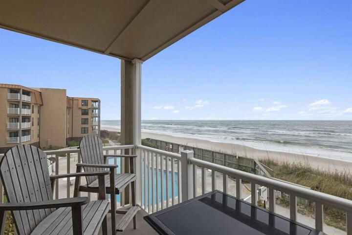 Gorgeous views Oceanfront, Pool,The Driftwood!